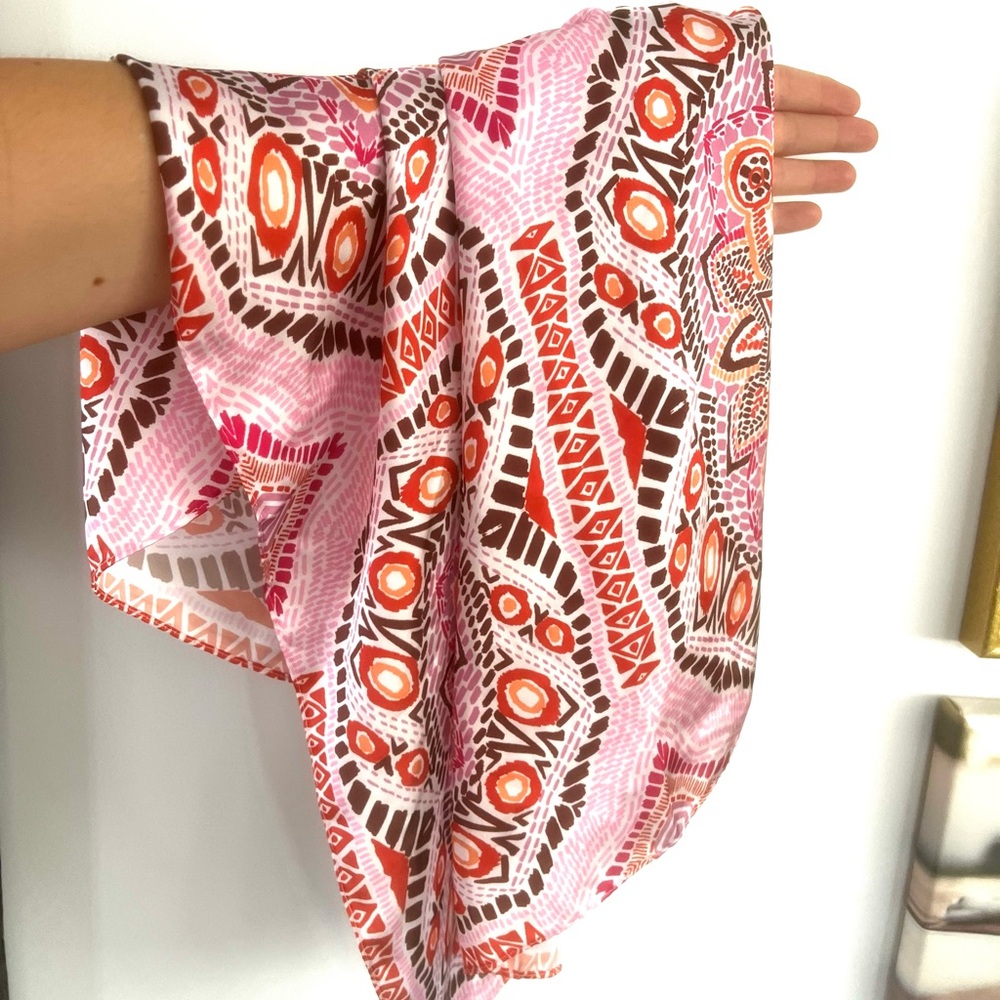 Pink mosaic print scarf